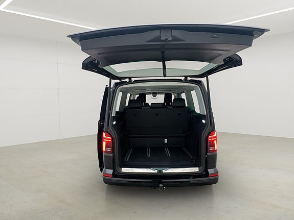 Volkswagen Multivan 12 of 30