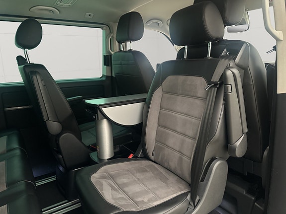 Volkswagen Multivan 26 of 30
