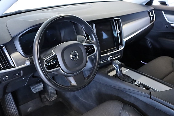 Volvo V90 Cross Country 8 of 19