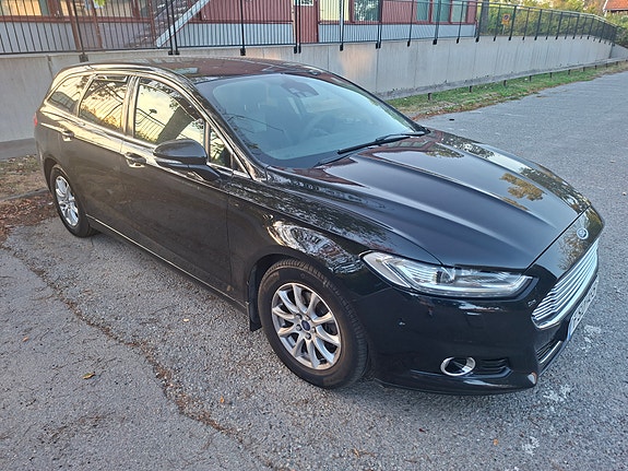 Ford Mondeo 2 of 5