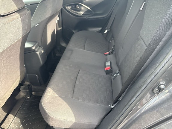 Toyota Yaris 7 of 10