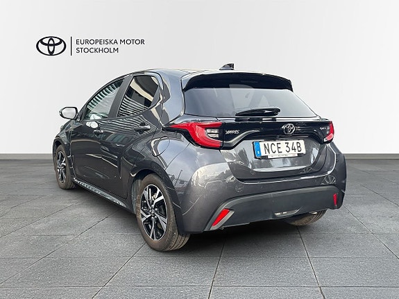 Toyota Yaris 2 of 10