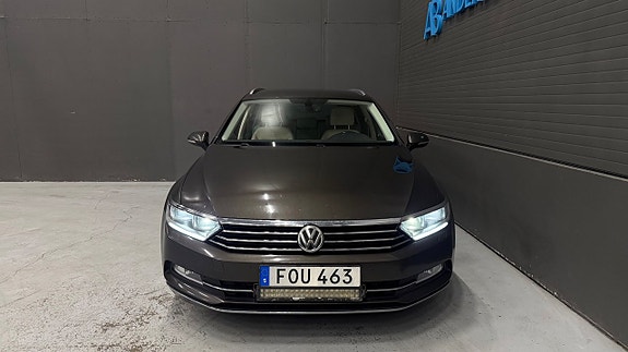 Volkswagen Passat 9 of 30