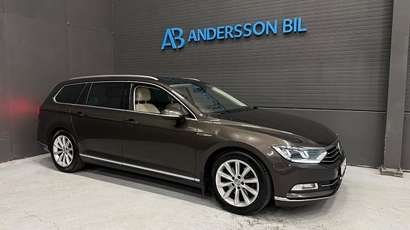 Volkswagen Passat 4 of 30