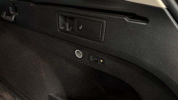 Volkswagen Passat 28 of 30