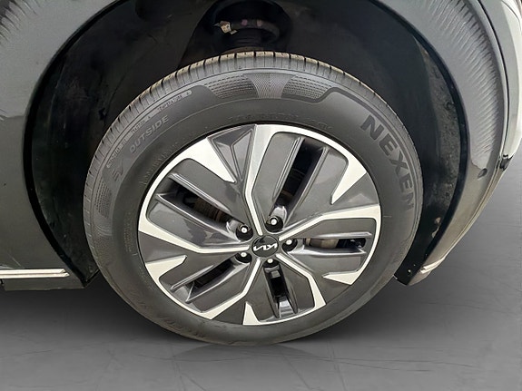 Kia EV6 14 of 30