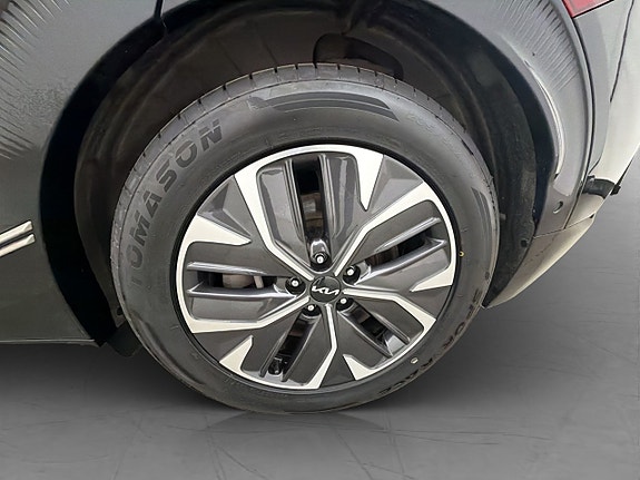 Kia EV6 12 of 30