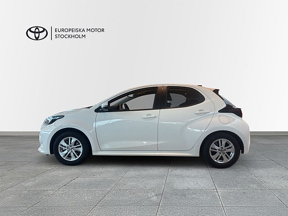 Toyota Yaris 5 of 12
