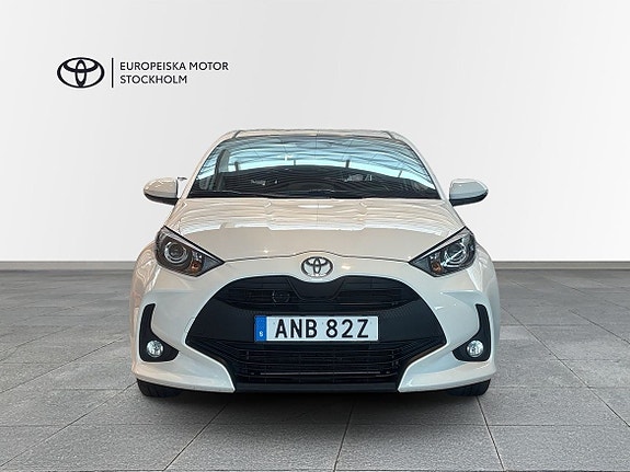 Toyota Yaris 7 of 12