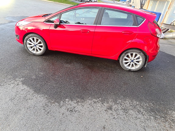 Ford Fiesta 2 of 9