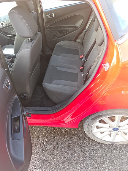 Ford Fiesta 7 of 9