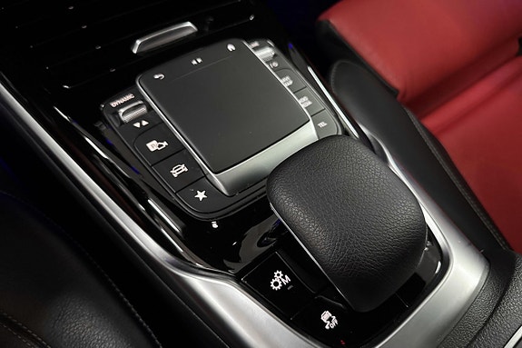 Mercedes-Benz CLA35 14 of 21