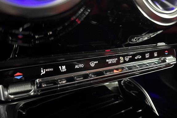 Mercedes-Benz CLA35 13 of 21