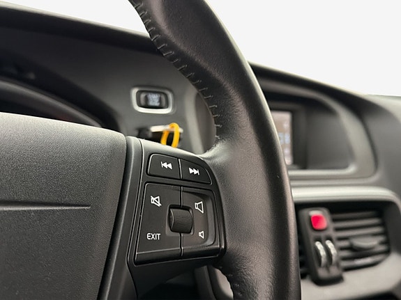 Volvo V40 Cross Country 16 of 24