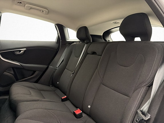 Volvo V40 Cross Country 13 of 24