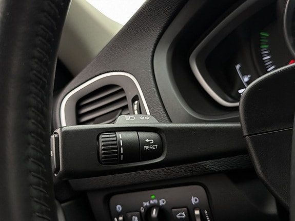 Volvo V40 Cross Country 23 of 24