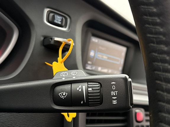 Volvo V40 Cross Country 24 of 24