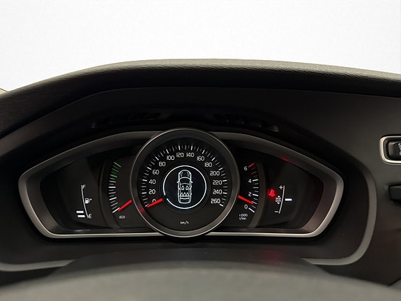 Volvo V40 Cross Country 14 of 24