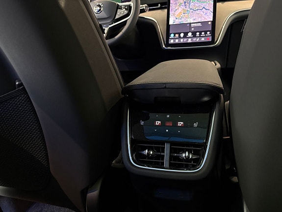 Volvo EX90 13 of 16