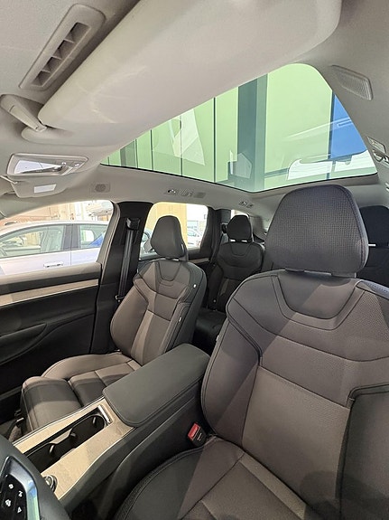 Volvo EX90 5 of 16