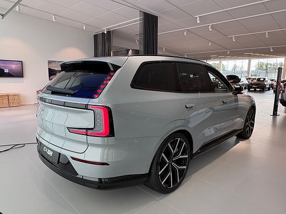 Volvo EX90 6 of 16
