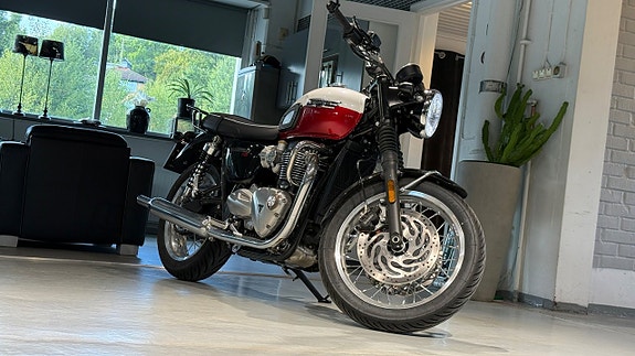 Triumph Bonneville T120 Motone Premium // 171mil 11 of 27
