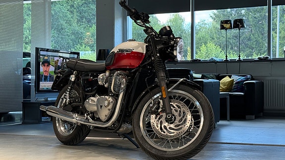 Triumph Bonneville T120 Motone Premium // 171mil 23 of 27