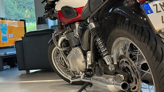 Triumph Bonneville T120 Motone Premium // 171mil 26 of 27