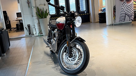 Triumph Bonneville T120 Motone Premium // 171mil 19 of 27