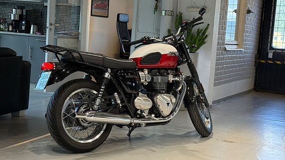 Triumph Bonneville T120 Motone Premium // 171mil 10 of 27