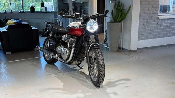 Triumph Bonneville T120 Motone Premium // 171mil 12 of 27