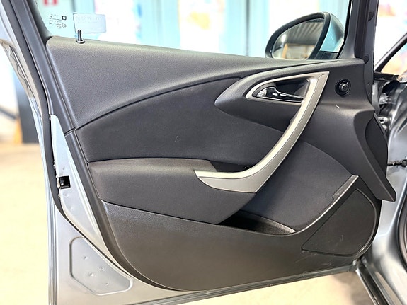 Opel Astra 13 of 14