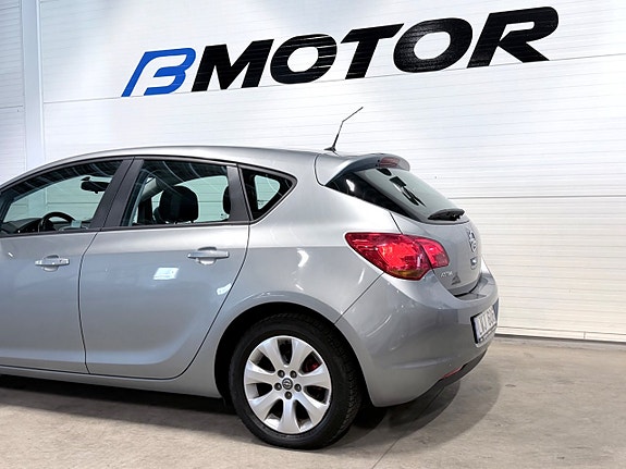 Opel Astra 6 of 14