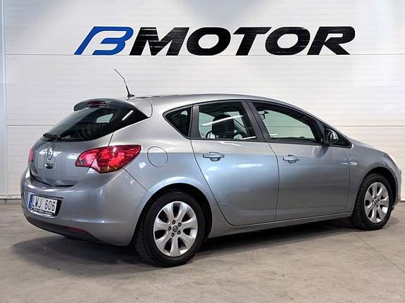 Opel Astra 8 of 14