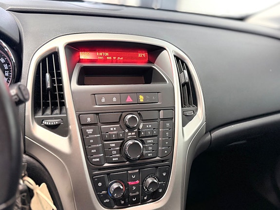 Opel Astra 12 of 14