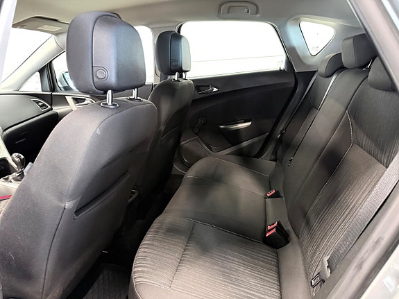 Opel Astra 10 of 14
