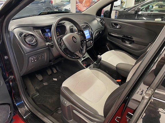 Renault Captur 10 of 22
