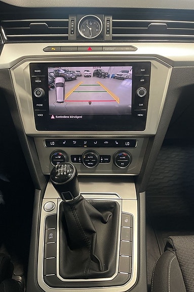 Volkswagen Passat 13 of 13