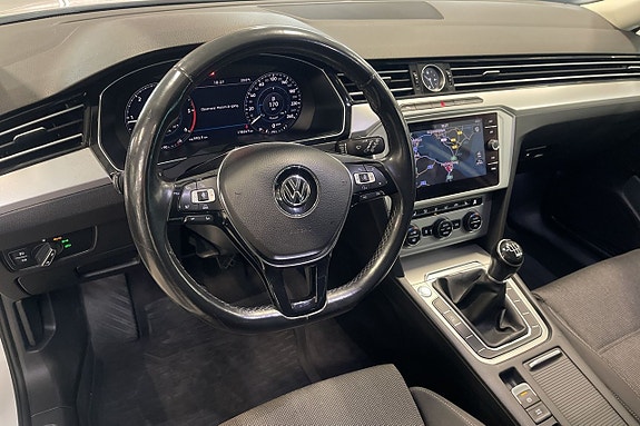 Volkswagen Passat 8 of 13