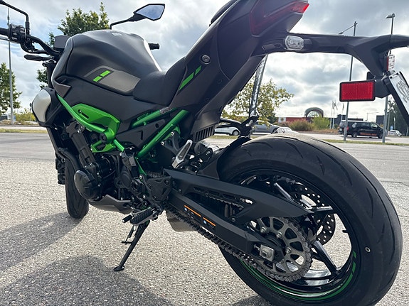 Kawasaki Z900 4 of 4