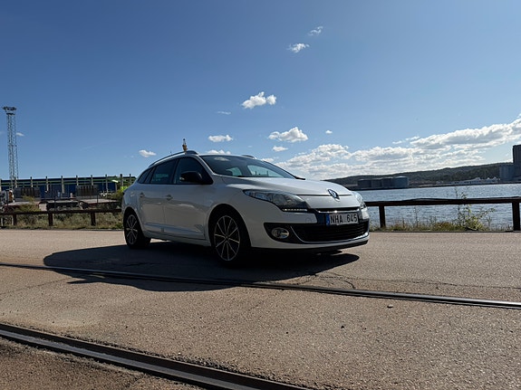 Renault Megane III 2 of 5