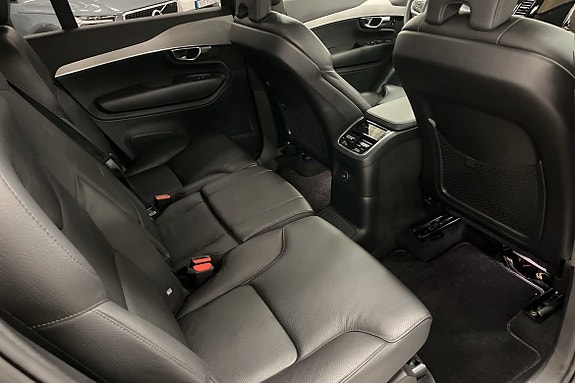 Volvo XC90 7 of 16