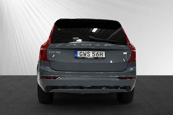 Volvo XC90 2 of 16