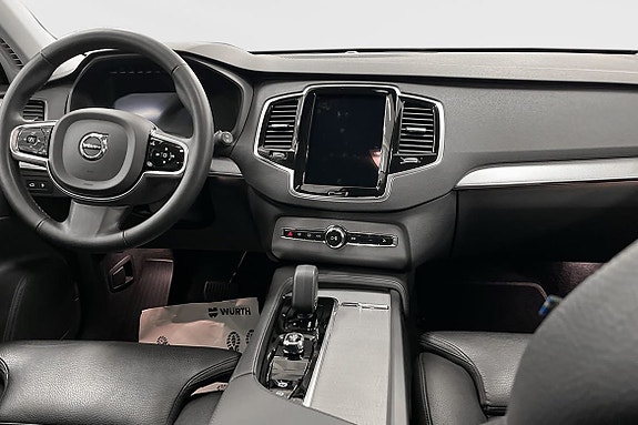 Volvo XC90 5 of 16