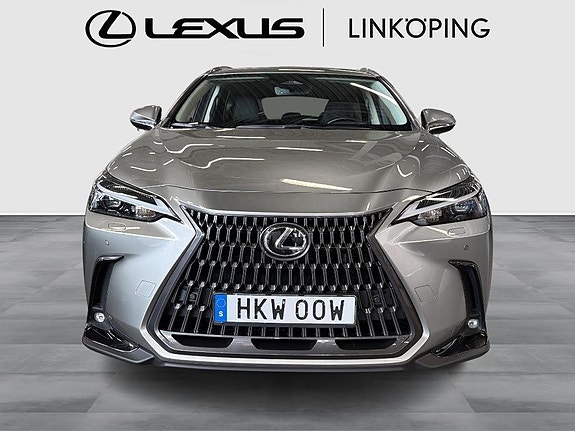 Lexus NX450h+ 5 of 14
