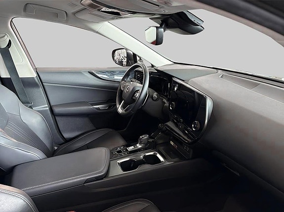 Lexus NX450h+ 6 of 14