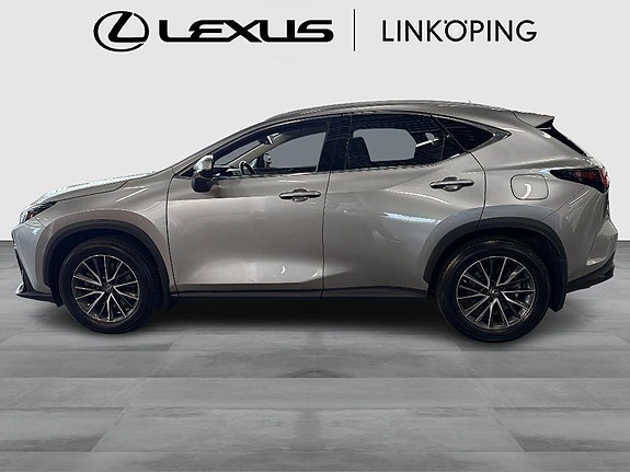 Lexus NX450h+ 3 of 14