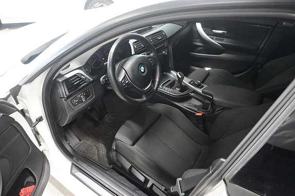 BMW 418d 2 of 15