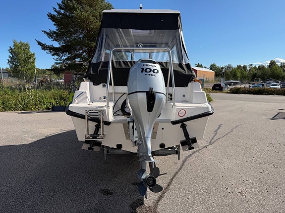 SANDSTRÖM 57 ULTRA CABIN HONDA 100 HK - 2025 5 TIMMAR 3 of 12