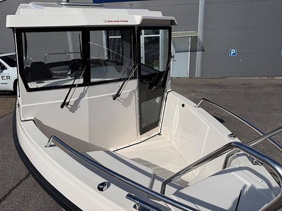 SANDSTRÖM 57 ULTRA CABIN HONDA 100 HK - 2025 5 TIMMAR 5 of 12